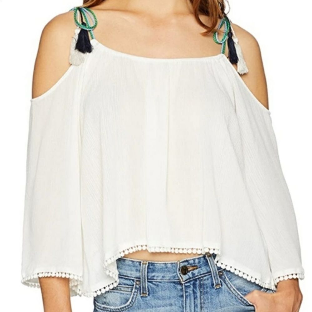 Cupcakes and Cashmere Bettie Cold Shoulder Top NWOT - Picture 1 of 7